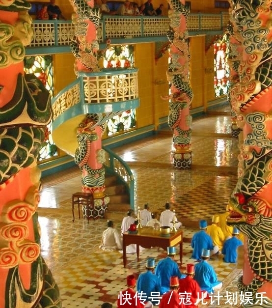 孔子,耶稣,莎士比亚,孙中山一起供奉,越南高台教是什么情况?