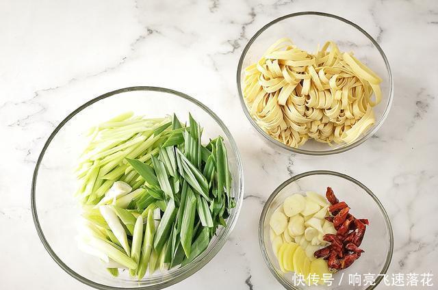 饭菜|立冬以后，这食材常给家人吃，和青芹蒜苗简单一炒，下饭菜妥妥的