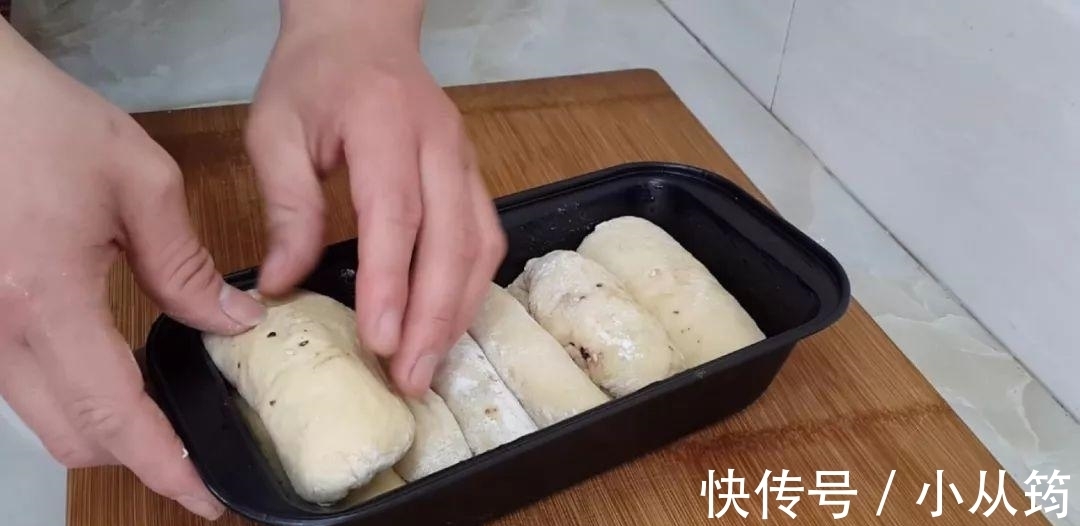 面团|面包又出新吃法，不用烤箱也能做，我家隔三差五做着吃，松软香甜