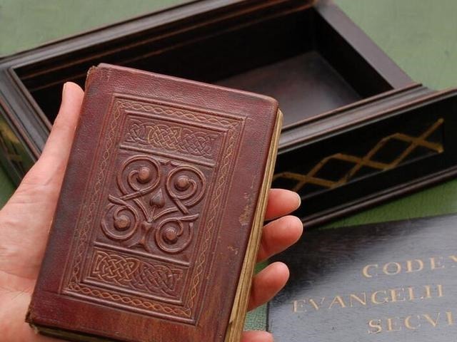 手稿!世界上最贵的5本书,达·芬奇手稿被比尔·盖茨买走了!