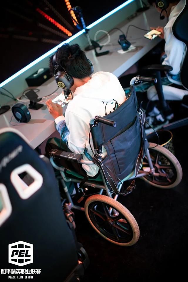 少年|那個騎在扭扭車上的少年，成了PEL最佳新秀