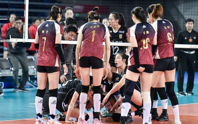 刁琳宇|王媛媛崴腳或影響天津女排沖冠，墊腳受傷的事為何接連發(fā)生？