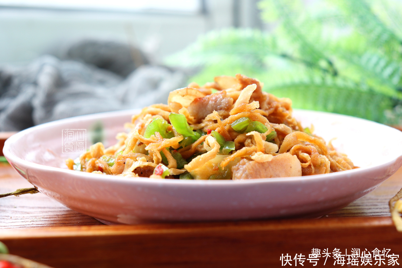 碰到|冬天,妈妈碰到这菜一买就是30斤,晒干存着,过年给家人做下酒菜