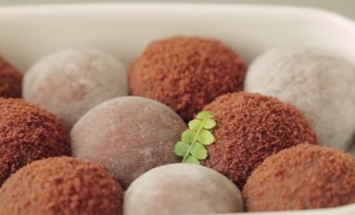  巧克力糯米糍，浓郁巧克力酱包裹软弹糯米糍，香甜可口