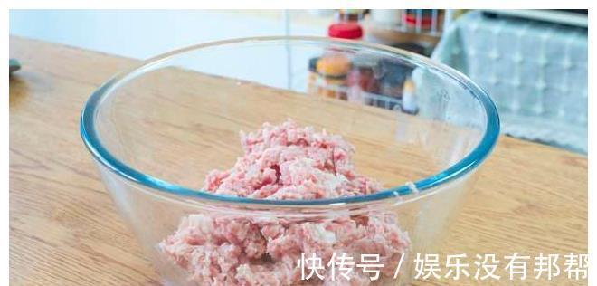 藕丸子|晒晒我家晚餐,4道菜不超过20元,大人小孩都爱,网友:真羡慕