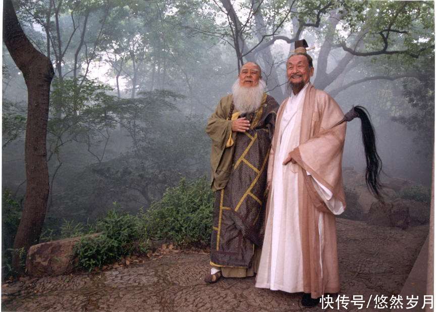  方证大师|《笑傲江湖》中，佛门领袖方证大师的武功，能与东方不败相斗吗？