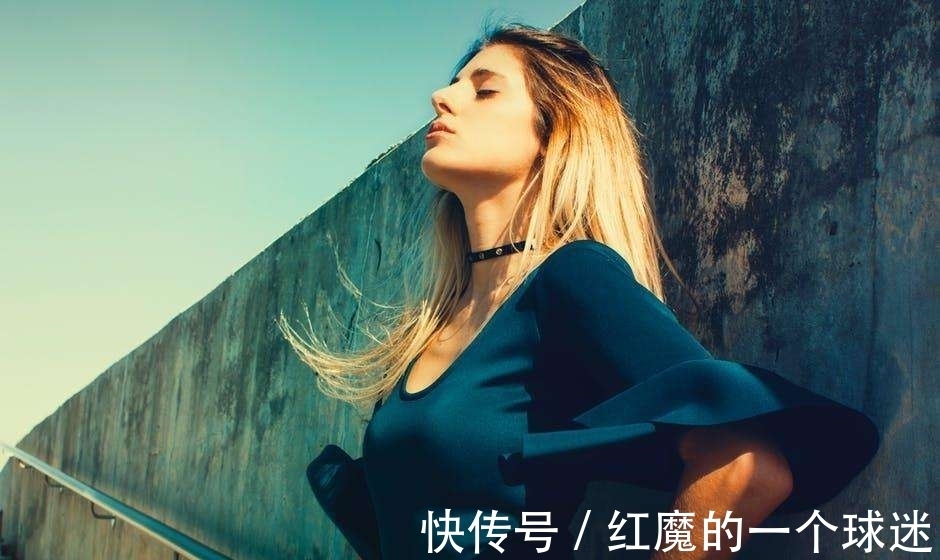 女儿|47岁女人想生2胎,女儿4连问,打消了妈妈的念头,保住了爱情