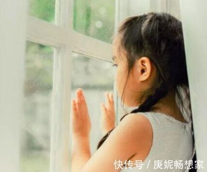 行为|3个行为说明你的孩子正在自卑,一些家长还以为是“懂事”的表现