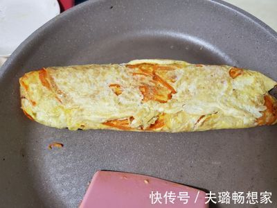 懒人版|早餐经常来不及做教你懒人版胡萝卜鸡蛋饼做法，营养丰富还美味