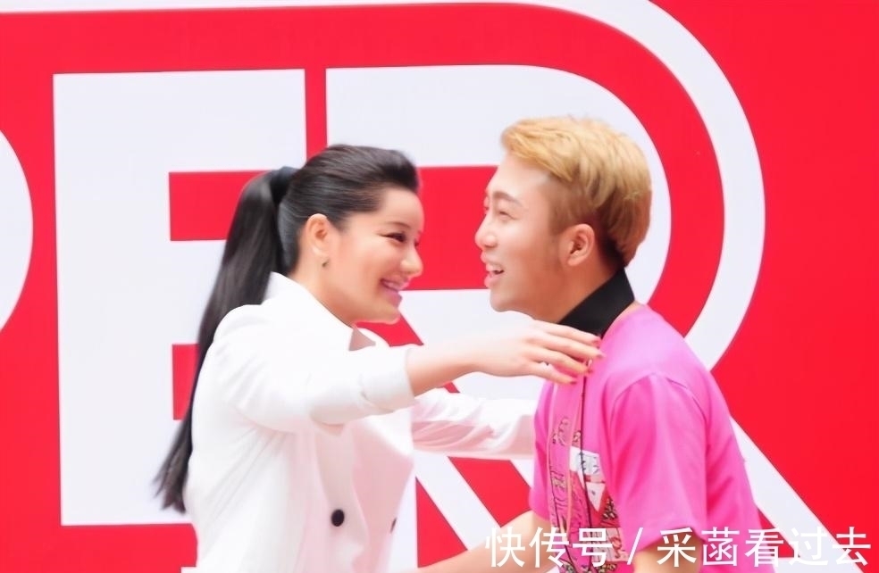 導(dǎo)師|娛樂圈的尷尬狀態(tài),當(dāng)年打敗你出道成功,之后你卻成了我導(dǎo)師