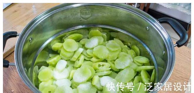 莴笋干|教你在家晒莴笋干，1次晒10斤不够吃，做法简单，放12个月不