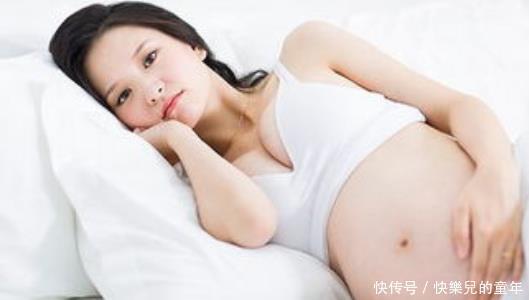 胎儿|孕期孕妈睡觉时,频繁出现这3种症状,是在暗示胎儿不舒服