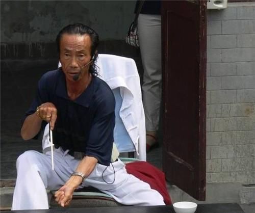 绝活|他是缩骨功唯一传人,练功60余年已炉火纯青,如今却面临技艺失传