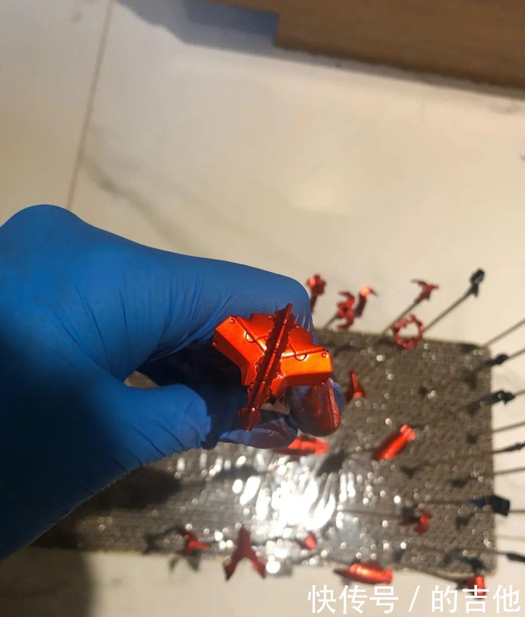 奥特曼|高达模型秀奥特曼直面钢铁侠呃,都是浑身亮闪闪嘛……!