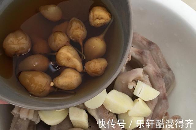 失误|泡椒鸭爪零失误做法分享 酸辣脆爽舌尖上的美味