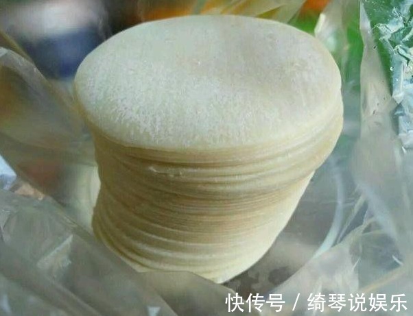 饺子皮|饺子皮做的这道美食,比饺子还好吃,再也不用担心剩饺子皮了