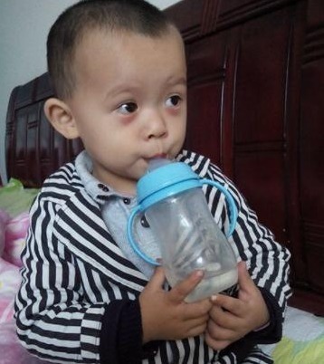 喝水|劝告宁可孩子渴着,3个时间也不要给娃喝水,容易积食不长个