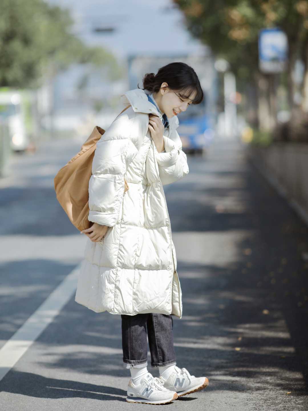 浅蓝色|真正聪明的小个子女生,羽绒服都这么穿显高显瘦,保暖舒适又洋气