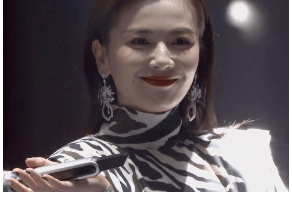 哥哥們|劉濤又翻車了！擔任《披荊斬棘的哥哥》主持人，被嘲功底差油膩！