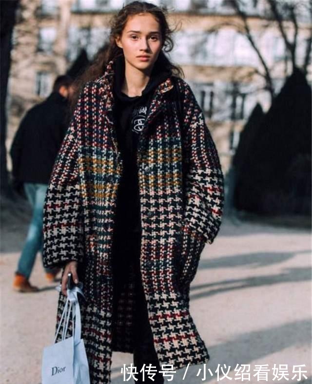 大衣|秋冬大衣怎么挑?建议多穿“格子大衣”,优雅复古还不易撞衫
