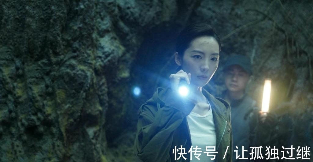 尸蟞丸!《盗墓笔记》众人吃尸蟞丸,为何陈文锦霍玲会变禁婆,小哥没事?