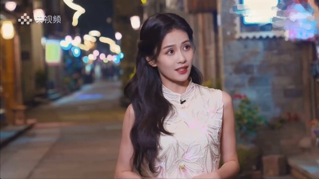 6台跨年名场面：主持人翻车、唱歌跑调，周深邓丽君跨时空同台