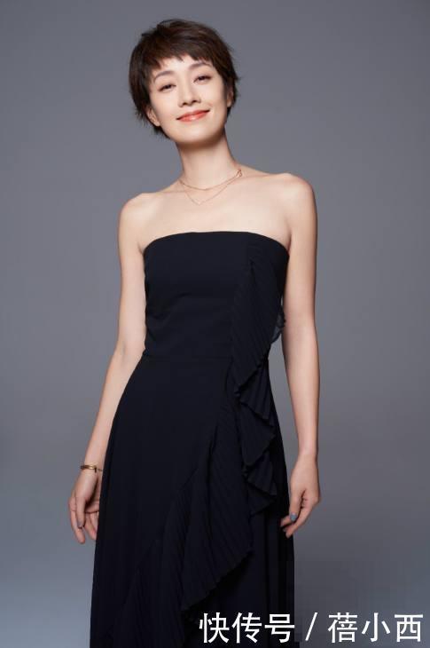 高跟鞋|“马伊琍”身材骨感不输超模,阿姨年纪穿抹胸套装,轻松美出圈