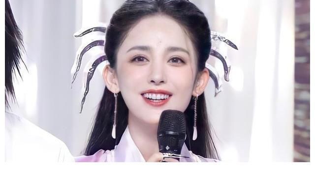 快本|继谢娜张雨绮后，又一女星成《快本》常驻主持，一来就是八期！