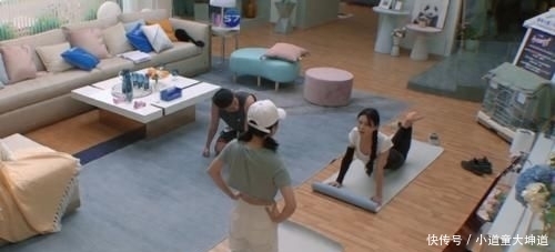 信号|心动的信号:薛逸星郑琴心肢体接触不雅,旁边女二的举动最让人称赞