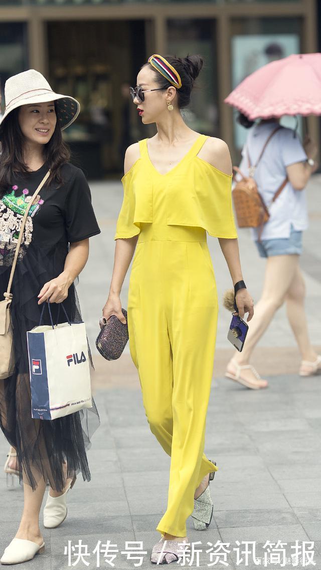 三伏天,搭配夏装选择一件黄色单品,提升气质还非常时髦,超美