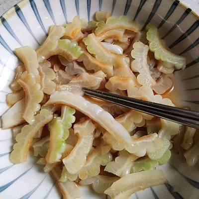 豆豉鲮鱼炒苦瓜|凉拌苦瓜和豆豉鲮鱼炒苦瓜