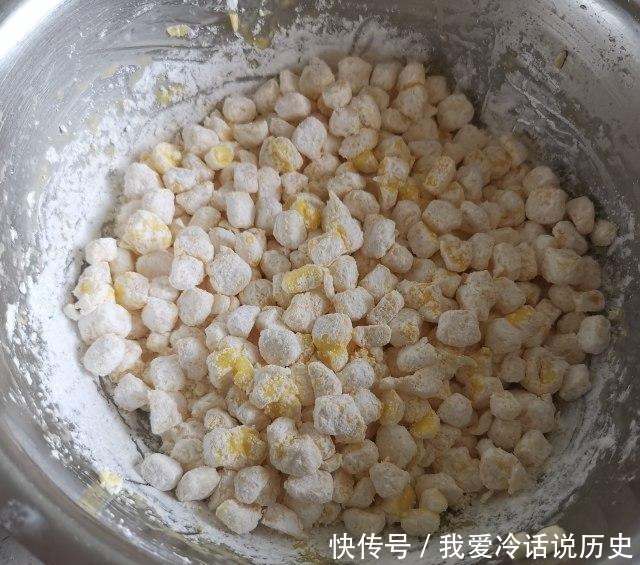 金沙玉米,金黄酥脆,干香好吃,也可做零食吃!