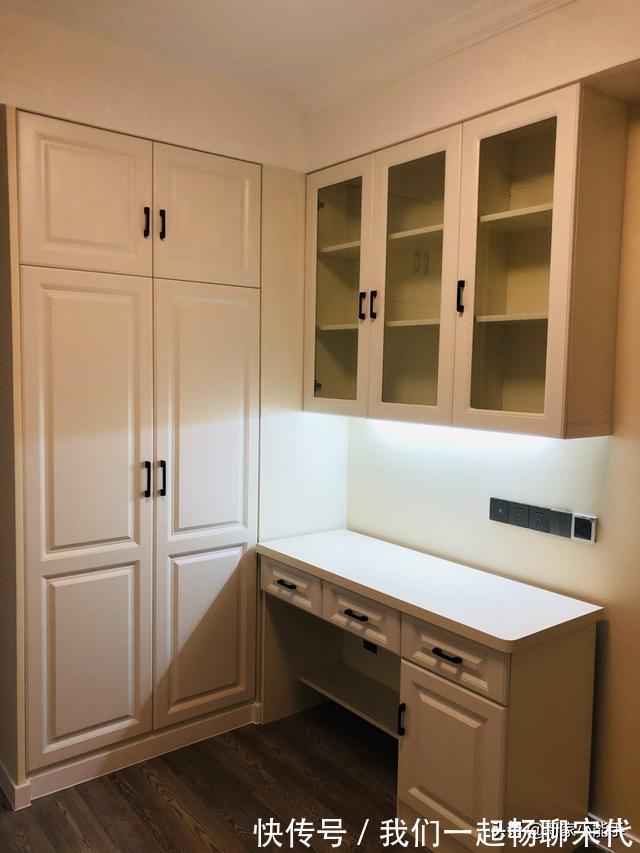 屋主|花了八个月完工,过道设计柜子很实用,主卧透明玻璃卫生间真抢眼