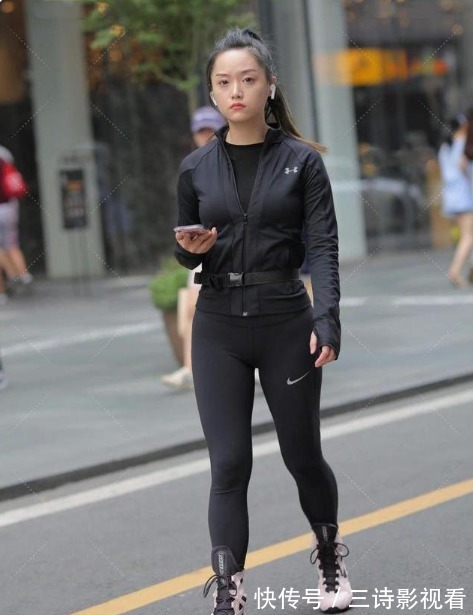 休闲风 全黑色系运动穿搭,简单色系,不一样的清爽休闲风