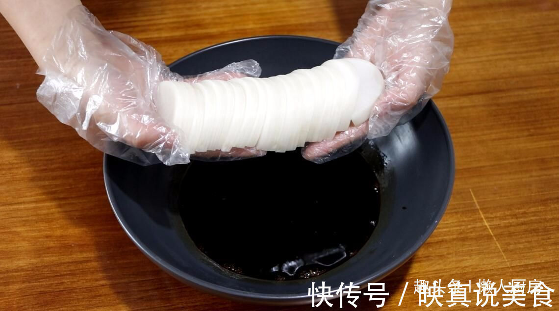 教你糖醋萝卜的秘制做法，酸甜爽脆，开胃又解腻，半小时就能吃
