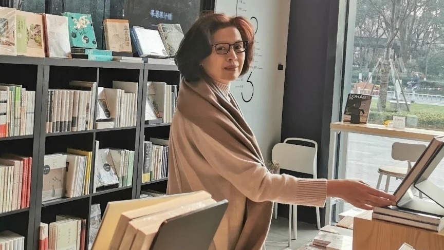 波波头 老年人别总烫小卷发型,学学三位60岁时髦奶奶的减龄发型,超洋气