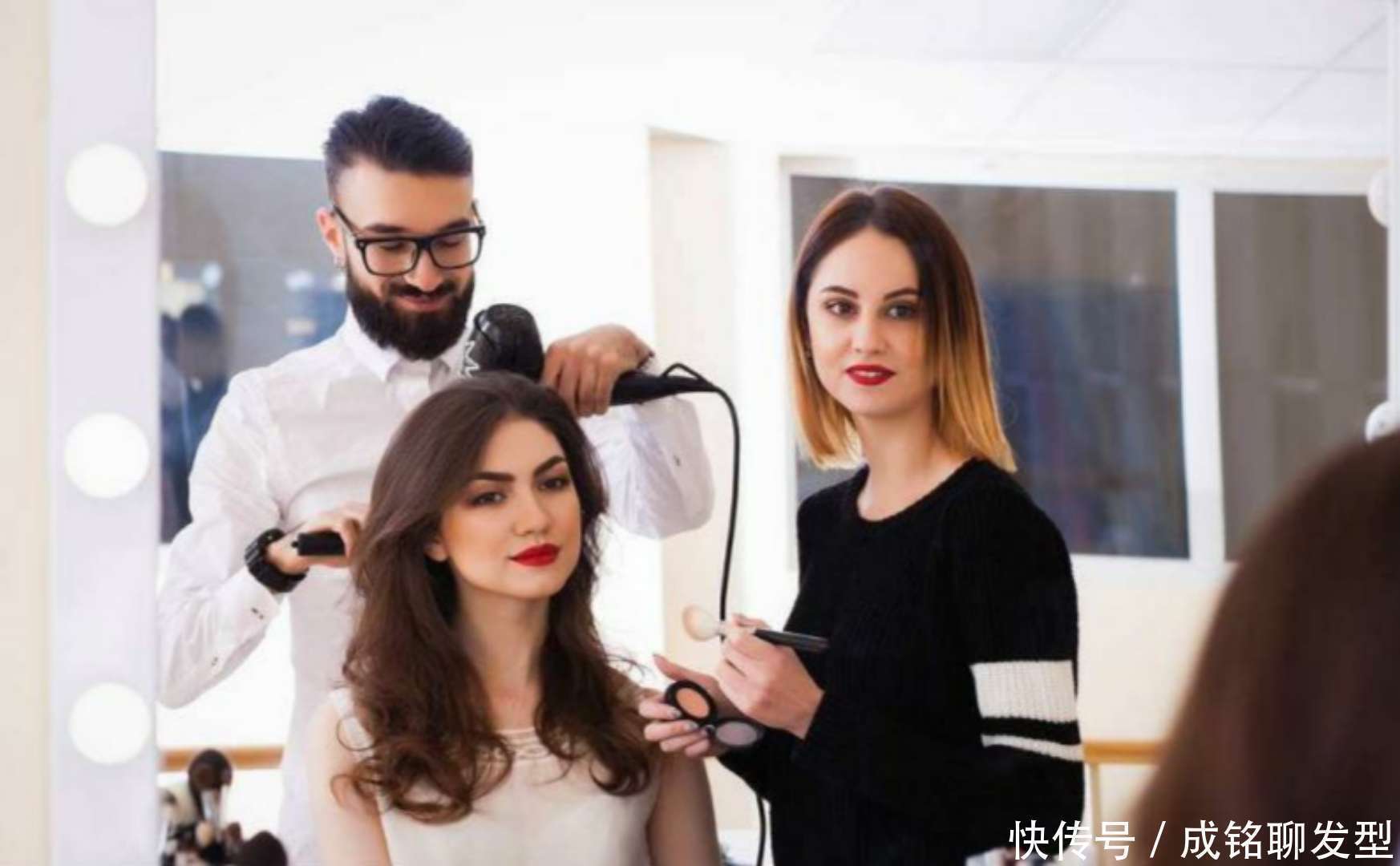 60后女性别再留“显嫩”发型了,很时尚但毫无违和感,不符合气质