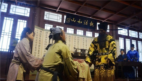 包青天&一老农的牛被人割掉舌头,包拯:回去把牛宰了,凶手就会前来投案