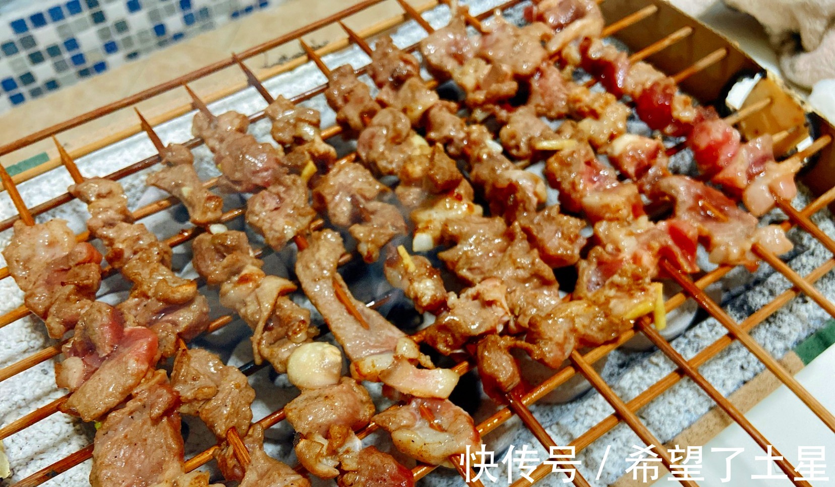 鲜嫩|夜市的羊肉串为啥好吃原来腌肉是关键,做对了肉质鲜嫩,真香!