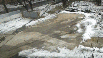 |搞笑GIF：本来想给女友一个惊喜 结果我在医院躺了三个月