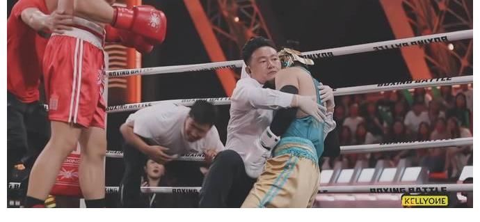 张伦硕17秒KO肖顺尧，把综艺节目打成职业拳赛，难怪钟丽缇喜欢他