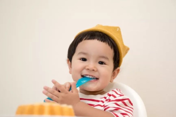 宝宝|劝告家长宝宝不到2岁,尽量别喂4种辅食,容易积食还不长个!