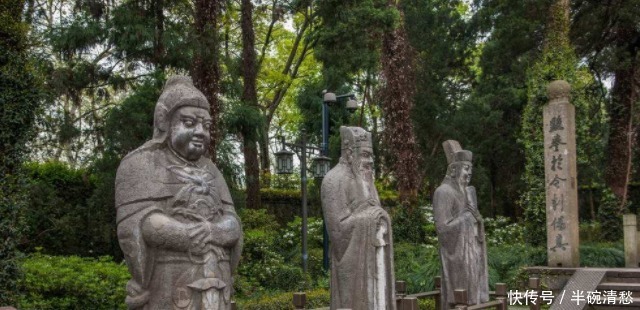 实拍“岳飞”墓两侧石像栩栩如生,全国重点文物保护单位!