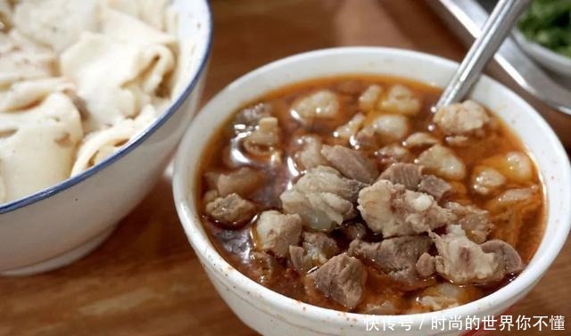 24年街边小店,一碗面70元,还没到饭点就座无虚席……!