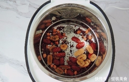 女人气血差要常喝一碗粥，食材普通，做法简单，补血养颜不发胖