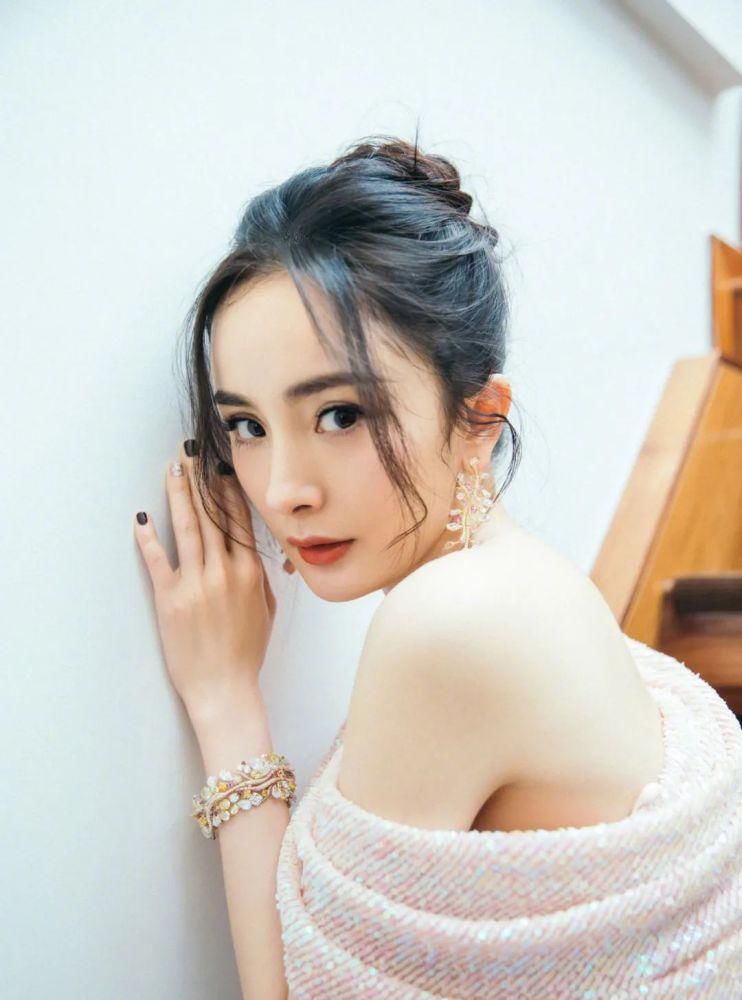 发量少发际线高的女生，赶紧试试这几款刘海！