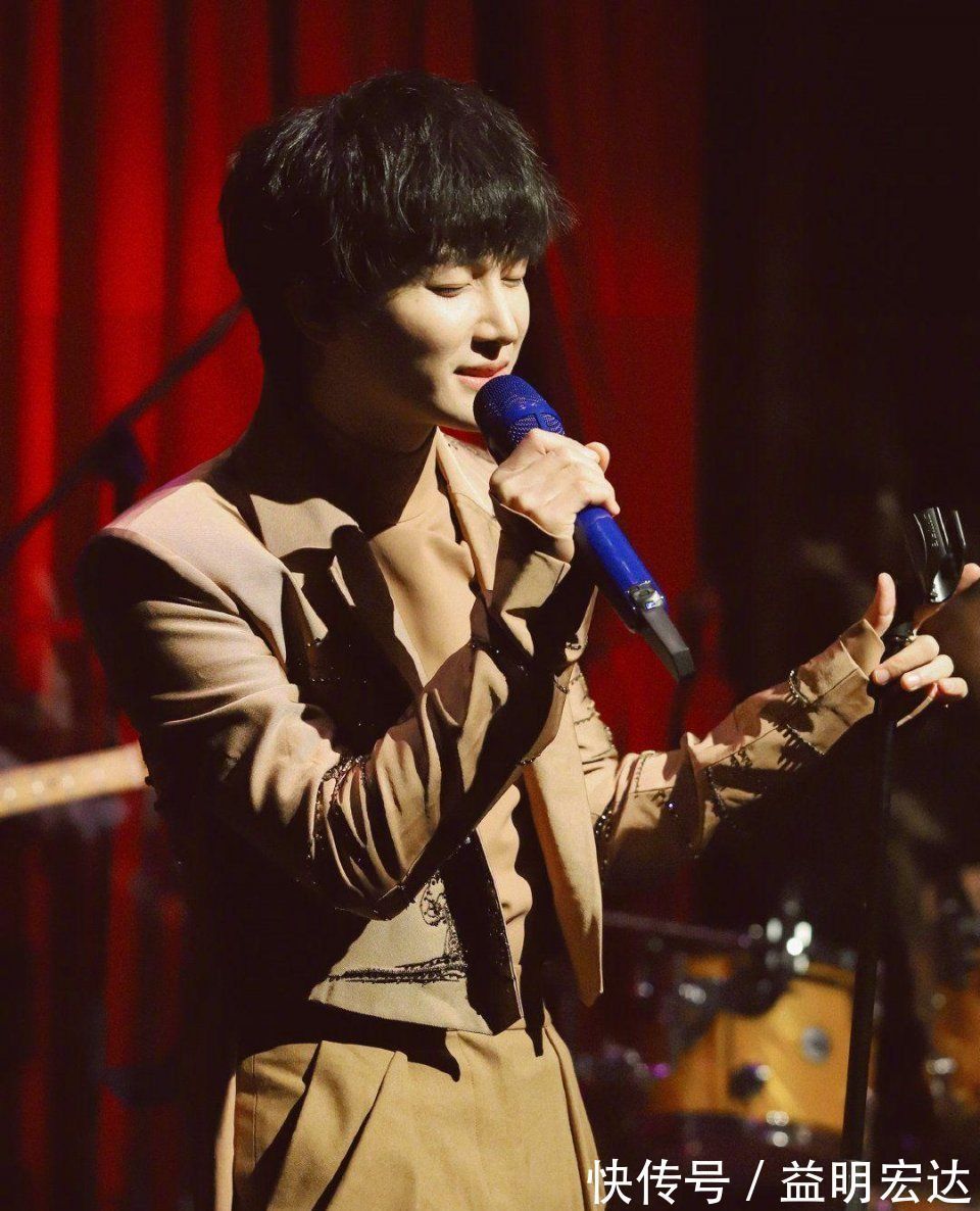 歌手2020|周深走出家门首战告捷,而蔡程昱的反向神预言,让周深气到黑脸