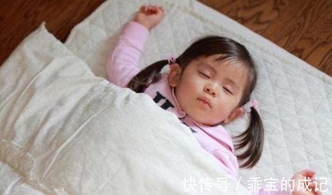 秋季|秋季带娃,别只会晚上勤盖被子,做好四件事孩子少生病,家长要懂