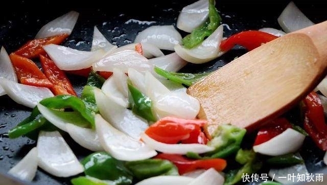 年糕这样炒超级美味快手,一顿两碗不够吃!吃了还想吃!