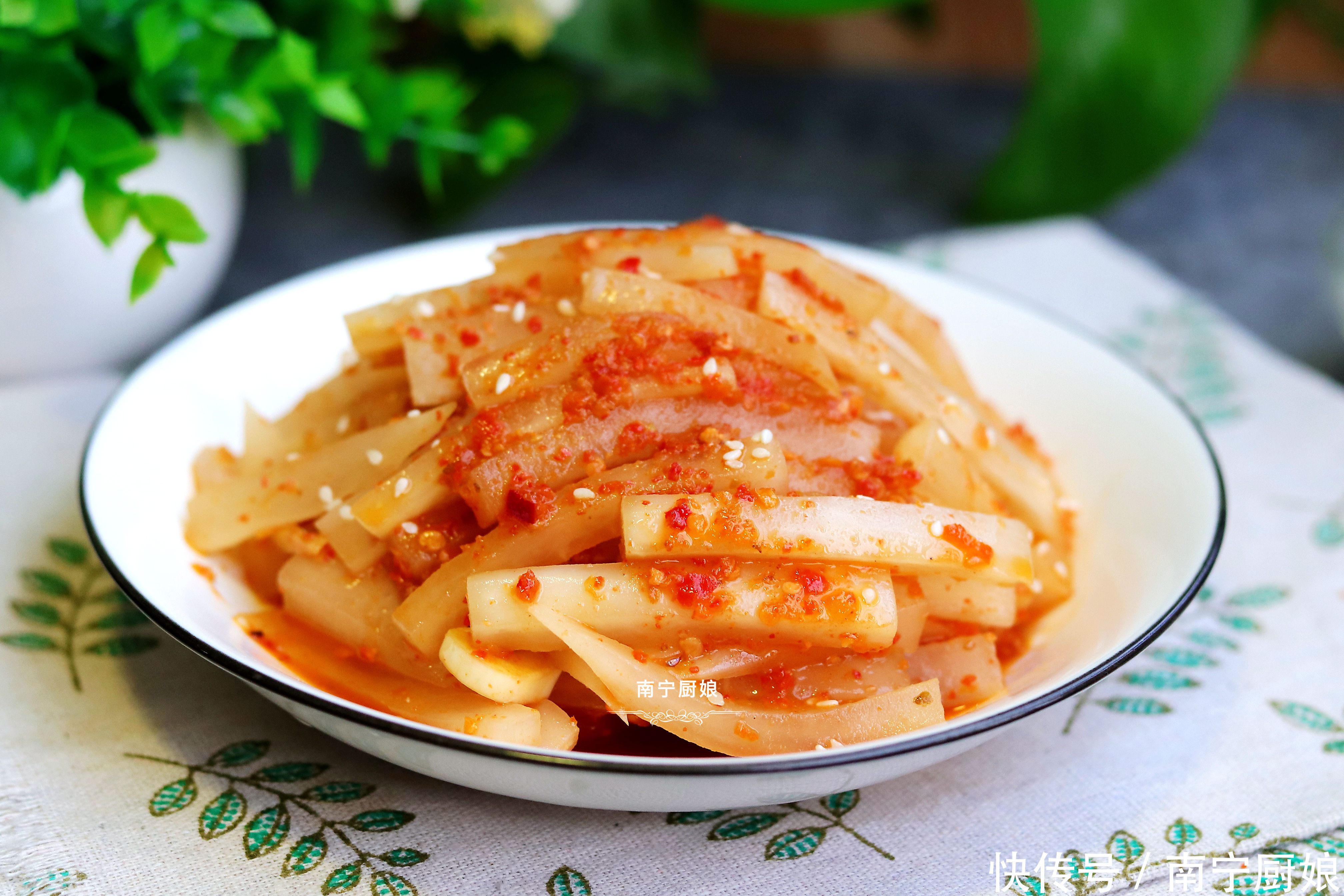 爽口|秋天我家最爱的白萝卜做法,爽口开胃,1块钱做一盘,送粥又下饭